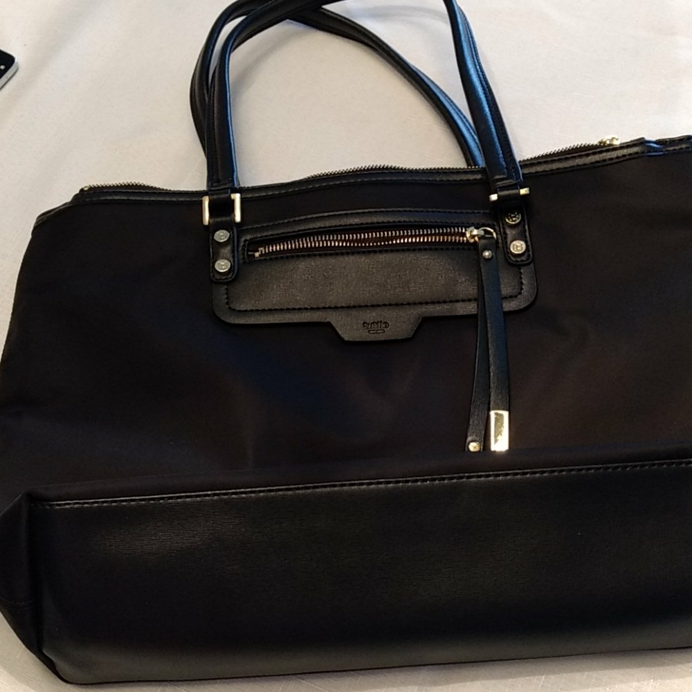 Tutilo black tote bag.